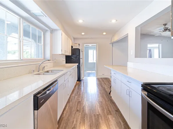 2020 Santa Paula Dr, Las Vegas, NV 89104