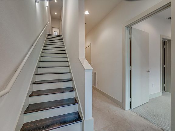 5th image of 4140 Newton Ave APT 15