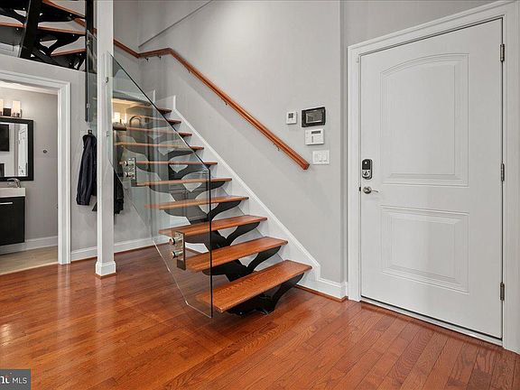 5th image of 2019 19th St NW #2