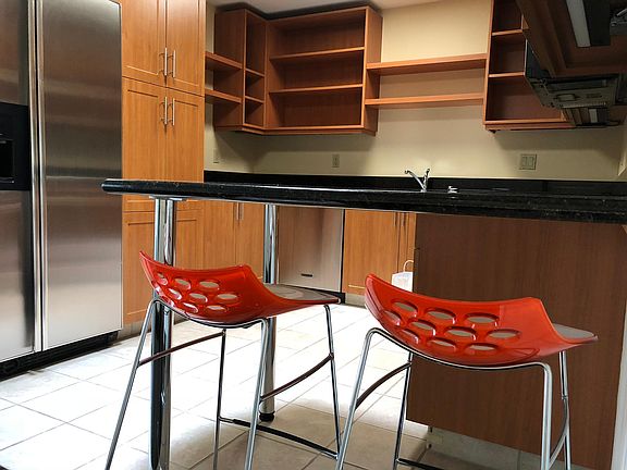 3rd image of 1044 Wall St APT 32