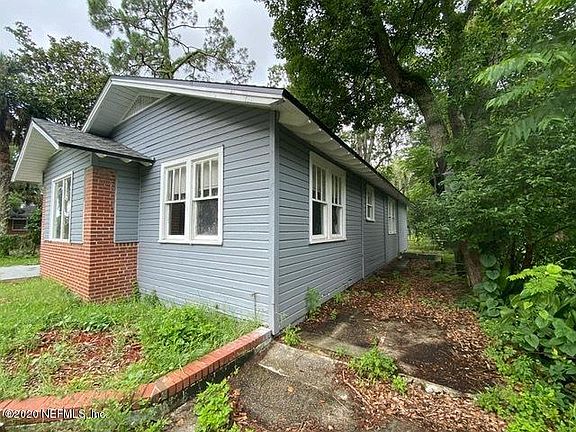 5th image of 704 Saint Clair St #A
