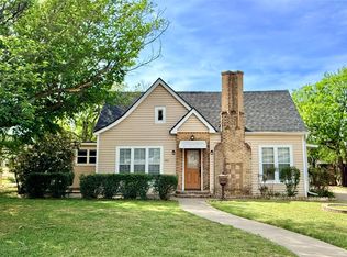 1122 4th St, Graham, TX 76450