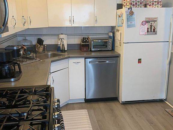 2nd image of 115 Mimosa Ln