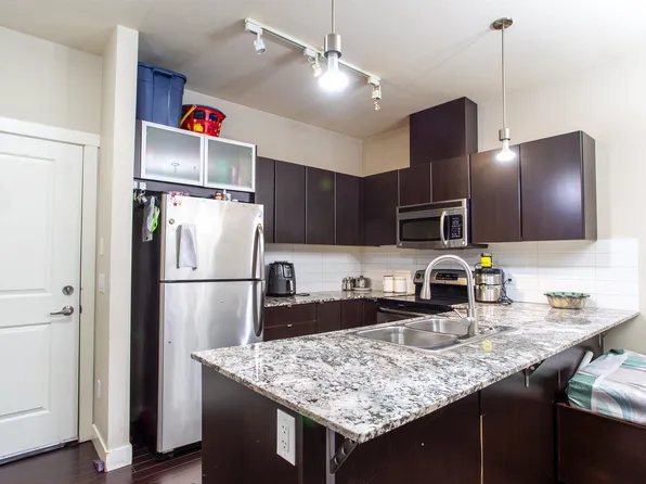 9655 King George Blvd #409, Surrey, BC V3T 0C7