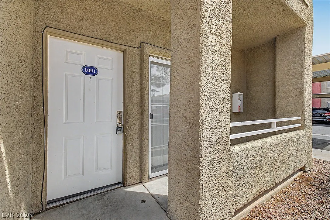 3 bed, 2.0 bath, 1181 sqft, $1,295 — Photo 3