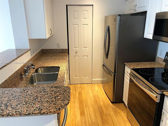 4th image of 1155 Brickell Bay Dr APT 3106