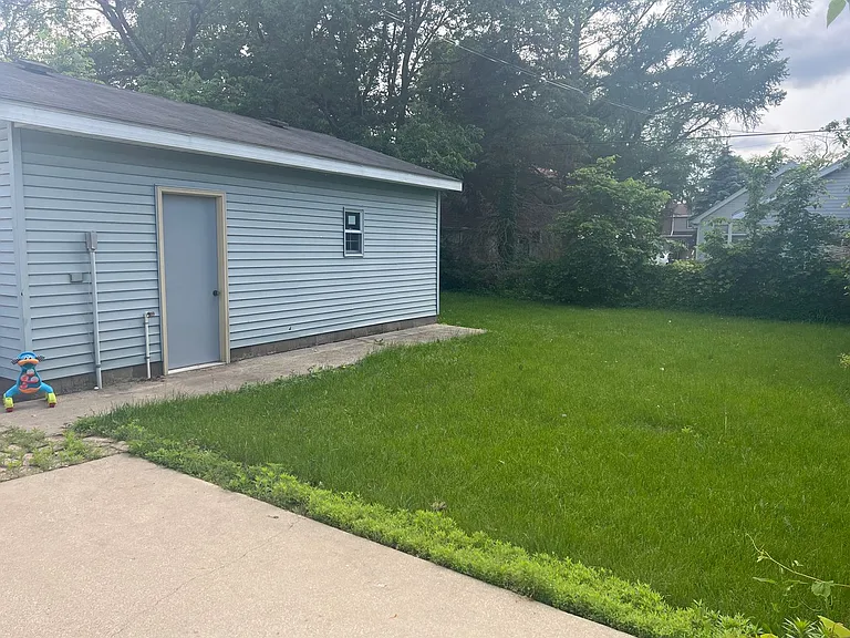 1122 Bluff St — Photo 16
