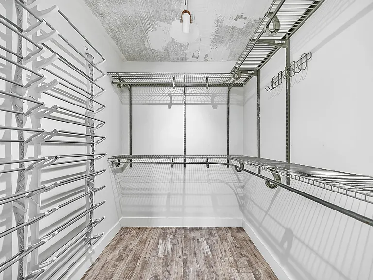 3051 NE 48th St #301 — Photo 16