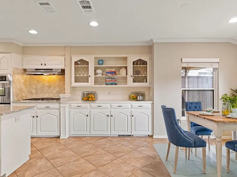 Fantastic kitchen with Island and dining space.
