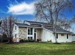 13825 James St, Brookfield, WI 53005