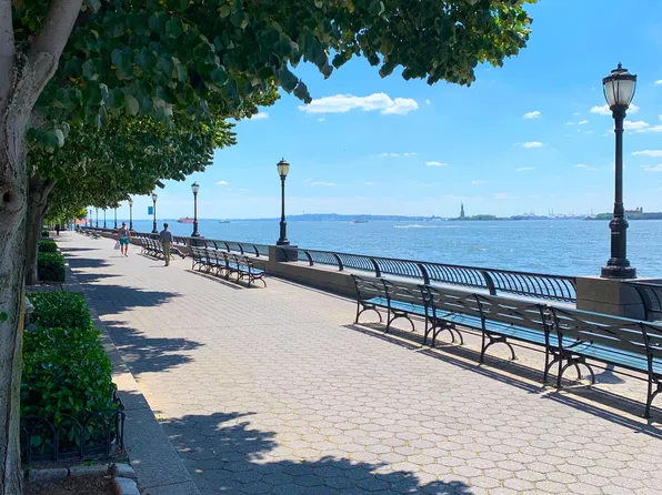 200 Rector Place image 15 of 15