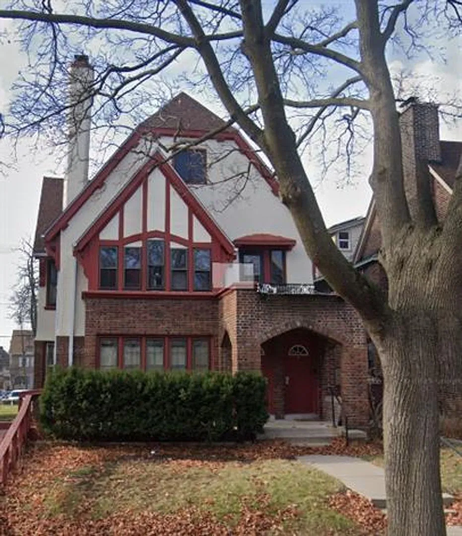 Spacious 5-Bedroom Eastside Apartment Available for June 15th — Photo 3