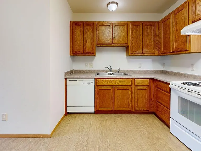 Dakota Point Apartments — Photo 20