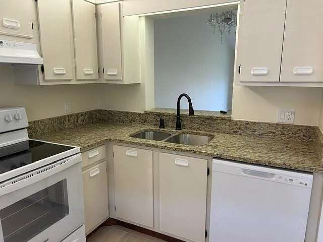 2 bed, 2.0 bath, 1034 sqft, $1,900 — Photo 3