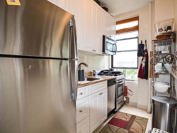 5th image of 140 W 79th St APT 4E