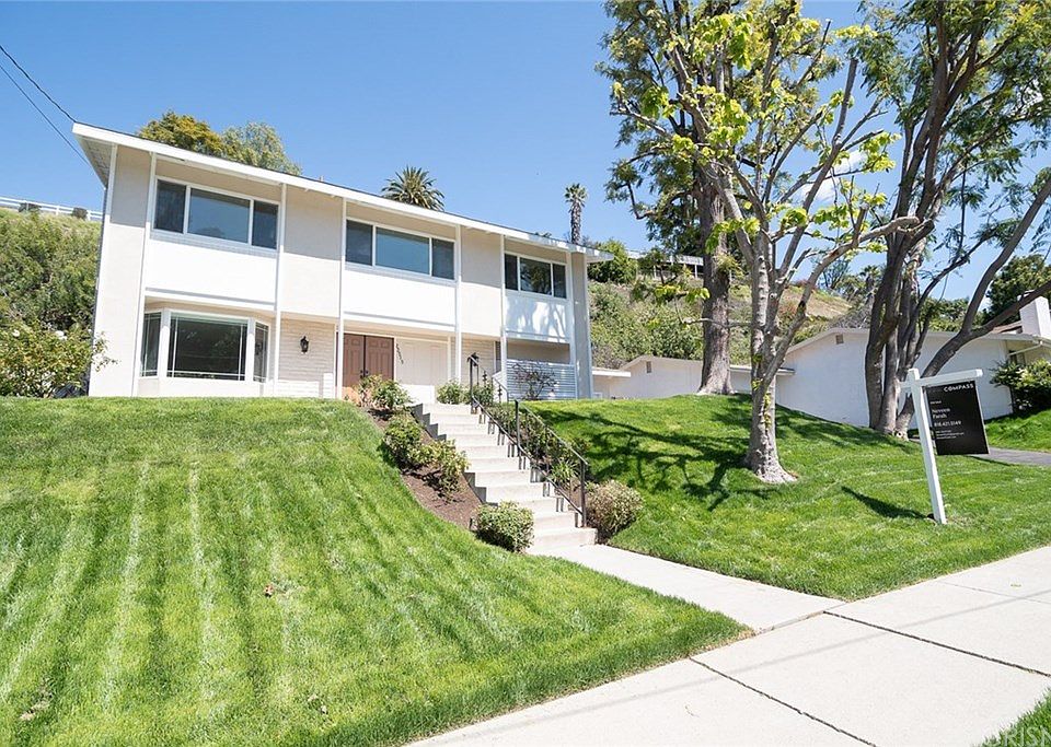 1st image of 23515 Oxnard St