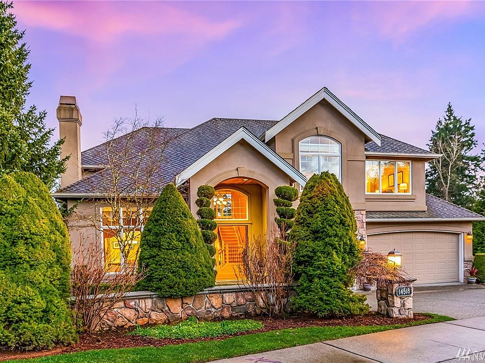 Welcome to the Highlands at Newcastle - a manicured neighborhood of luxury homes on generous lots all bordering lush greenbelt at the foot of Cougar Mountain.
