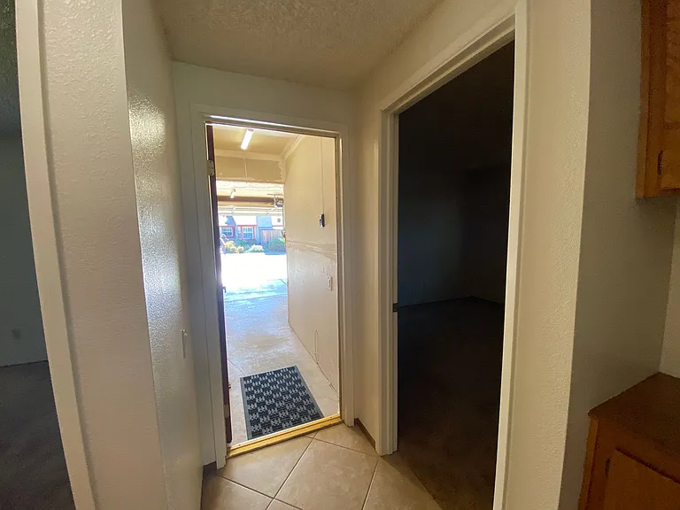 1817 Klamath River Dr — Photo 22