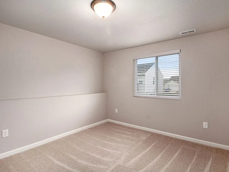 372 White Pine Ct — Photo 15
