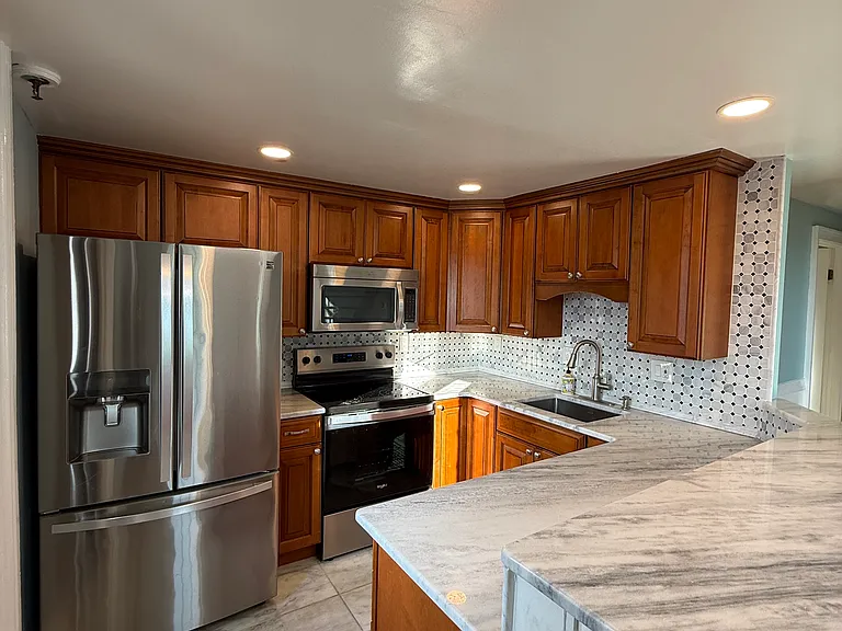 409 Madison Ave #303 — Photo 11