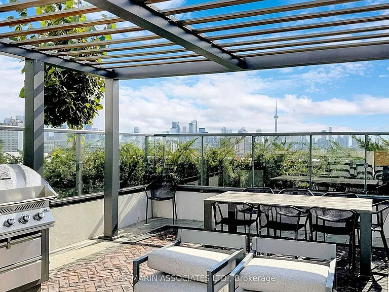 280 Howland Ave #Penthouse 30 — Photo 3