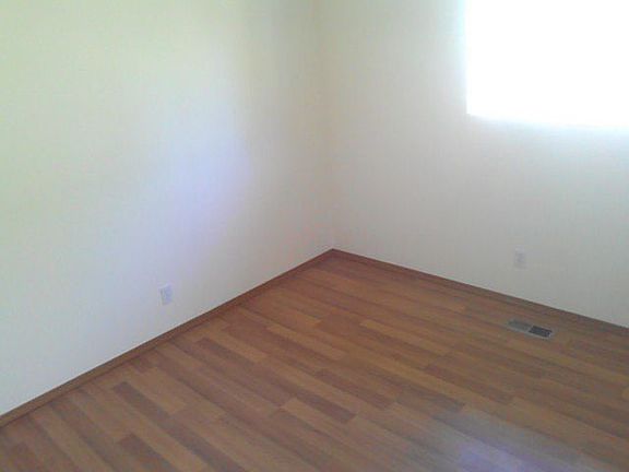 4th image of 2971 Greendale Dr SE