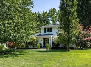 6738 Westview Dr, Brecksville, OH 44141