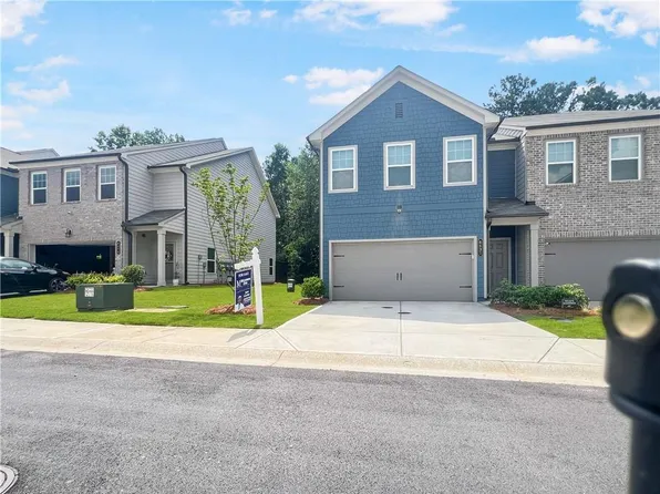 6631 Wyndale Dr, Douglasville, GA 30135