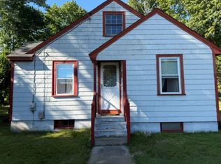 4 Edgeware St, Charlestown, RI 02813