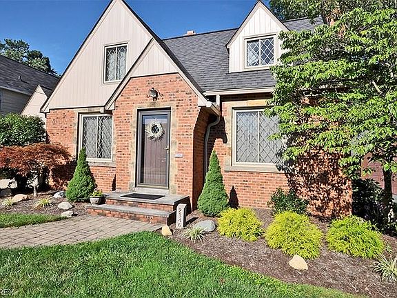 2nd image of 2346 Winfield Ave