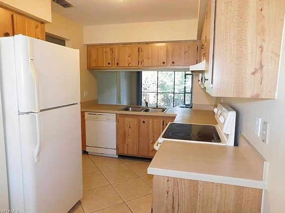 4th image of 493 Tallwood St #104