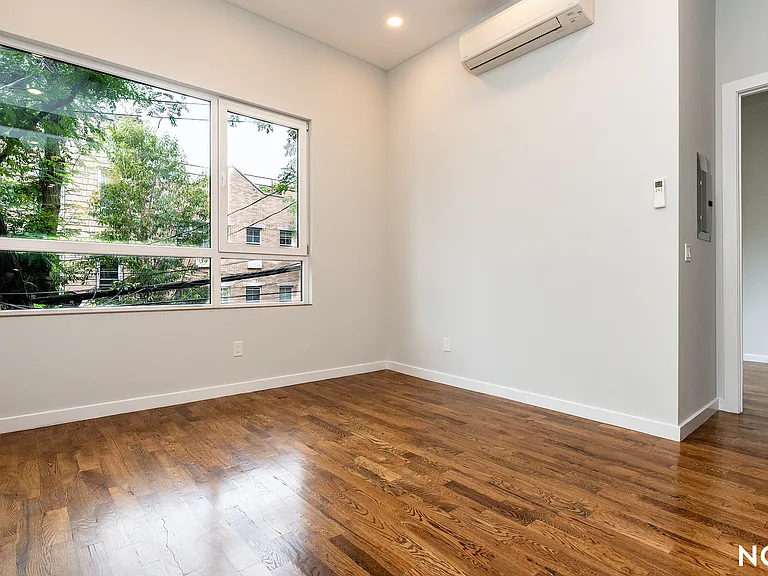 1628 Summerfield St #2B — Photo 6