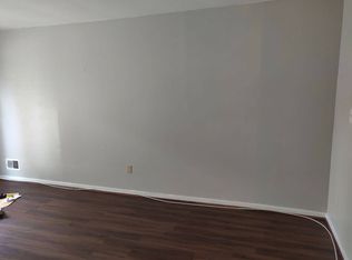 R11 Avon Dr, East Windsor, NJ 08520