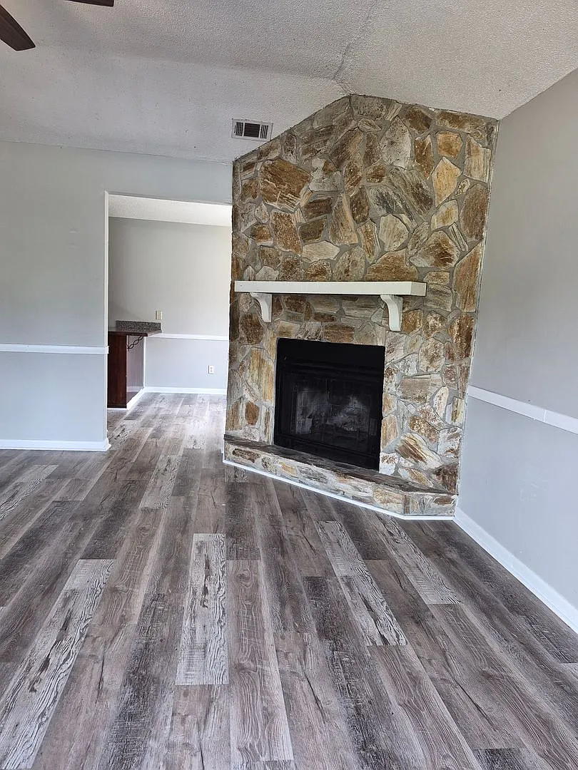 242 Garden Circle — Photo 3