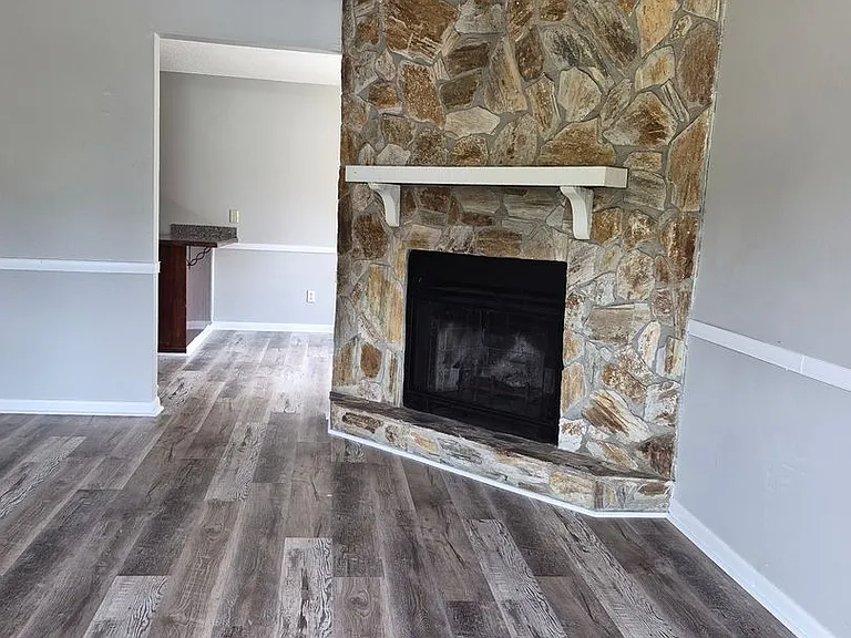242 Garden Cir — Photo 3
