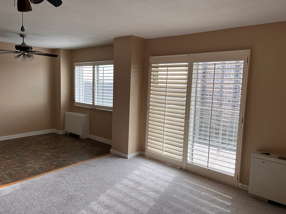 1121 University Blvd W #8