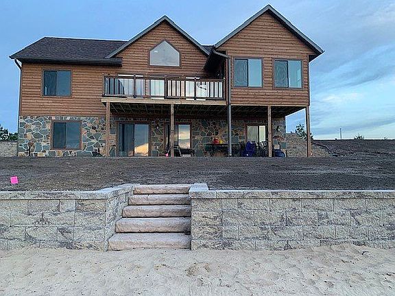 2nd image of W5604 Island Lake Dr