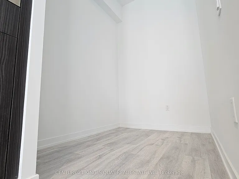 7 Golden Lion Hts #824 — Photo 13