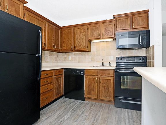 5th image of 2789 Blackforest Dr APT C