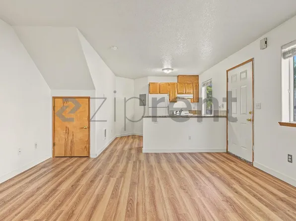 1542 NE 68th Ave, Portland, OR 97213