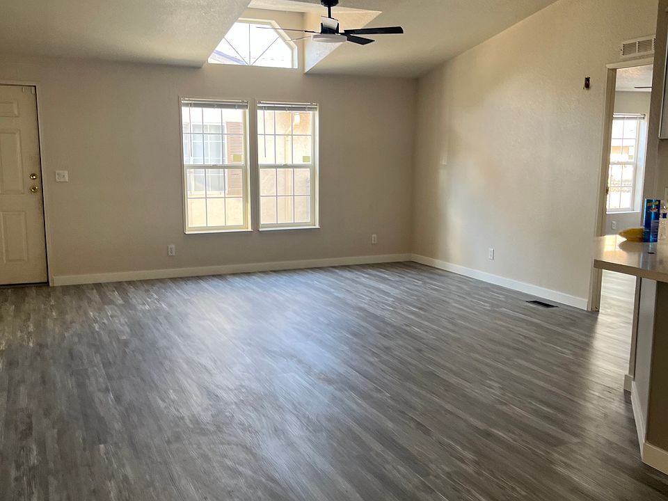 1st image of 368 Gean St