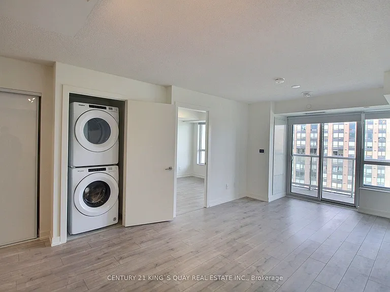 10 Wilby Cres #907 — Photo 8