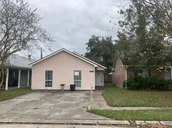 2014 E Parlange St, Gonzales, LA 70737
