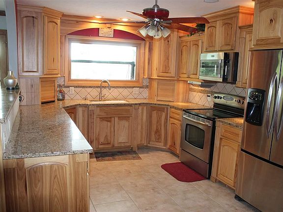 4th image of 3217 Meadowlake Dr