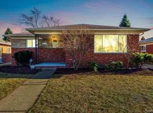 17704 Collinson Ave, Eastpointe, MI 48021