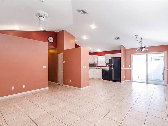 3rd image of 11633 Saunders Ave