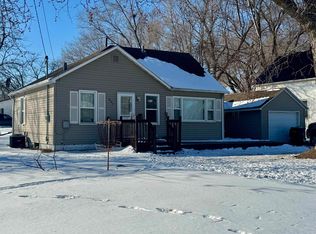 601 Gilbert St, Waterloo, IA 50707