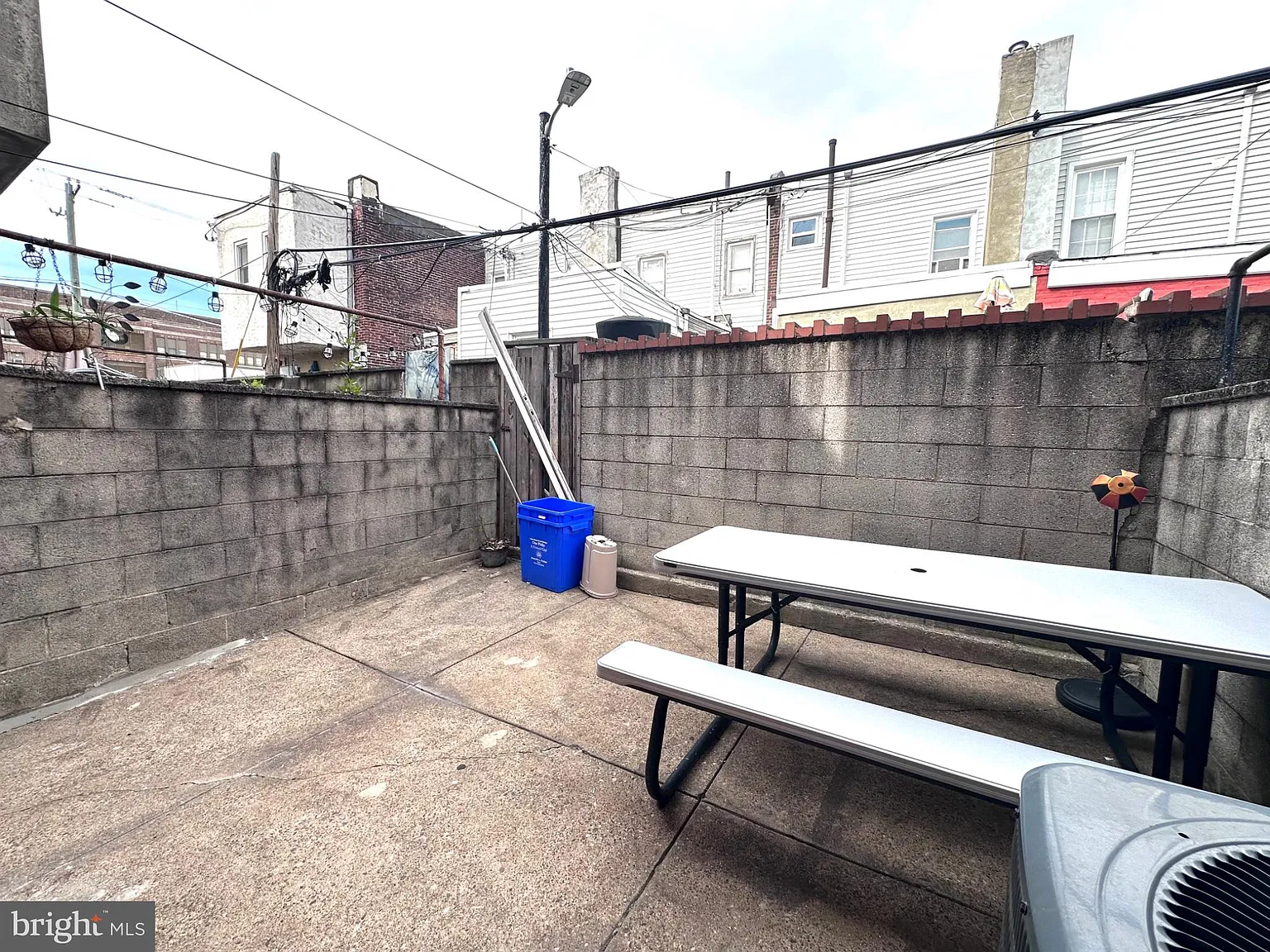 3 bed, 2.0 bath, 1032 sqft, $1,700 — Photo 3