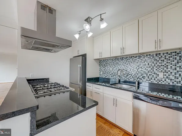 4390 Lorcom Ln APT 810, Arlington, VA 22207