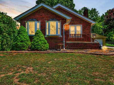 21875 Dickinson Rd, New Boston, MI, 48164
